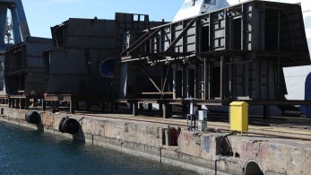 Στη Γαλλία τα τμήματα της φρεγάτας «Φορμίων» που κατασκευάστηκαν στα ναυπηγεία Σαλαμίνας