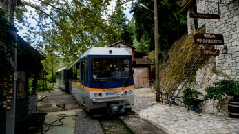 Καλάβρυτα: επιχείρηση απεγκλωβισμού 90 επιβατών του οδοντωτού