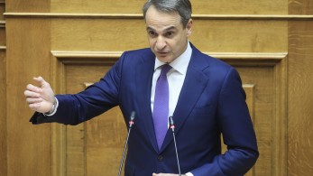 Βουλή: ο πρωθυπουργός απαντά σε ερώτηση Ανδρουλάκη για τη στεγαστική κρίση