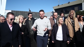 Τραμπικός λαϊκισμός από τον Κασσελάκη: τα κλιματιστικά και η «ανάλγητη» κυβέρνηση