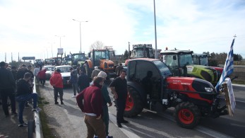 Μπλόκο αστυνομικών στην κάθοδο των τρακτέρ από Χαλκιδική