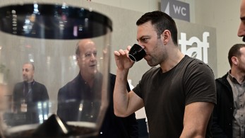 ΕΦΣΥΝ: Σκληρή επίθεση στον «κομπάρσο Κασσελάκη»