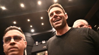 «Έφοδος» Κασσελάκη στην «εκδήλωση των τριών» «Έφοδος» Κασσελάκη στην «εκδήλωση των τριών»