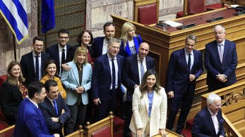 Nόμος η ισότητα στον γάμο - Μητσοτάκης: «Είμαστε περήφανοι» - Πώς ψήφισαν οι βουλευτές