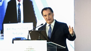 Άδωνις Γεωργιάδης: ο... κυματοθραύστης με τη μεγάλη αποδοχή