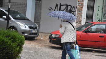 Καιρός: βροχές, αφρικανική σκόνη και υψηλές θερμοκρασίες