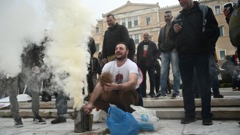 Στην Αθήνα οι μελισσοκόμοι - Συνεδριάζουν στα μπλόκα οι αγρότες