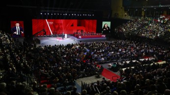 Σπάνε τον ΣΥΡΙΖΑ και οι δρόμοι τους χωρίζουν σύντομα Σπάνε τον ΣΥΡΙΖΑ και οι δρόμοι τους χωρίζουν σύντομα