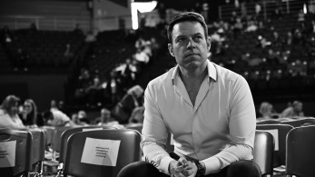 «Κάτω τα χέρια από τον Στέφανο»: η αγωνία του Κασσελάκη πριν από τα… πέναλτι