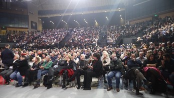 Μωραΐτης κατά πάντων: αδειάζει Τσίπρα, θεία από το χωριό η Γεροβασίλη, σαν την Κοκκινοσκουφίτσα ο Κασσελάκης