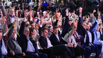 Χάσανε τ’ αυγά και τα πασχάλια στον ΣΥΡΙΖΑ: όλοι δηλώνουν… νικητές