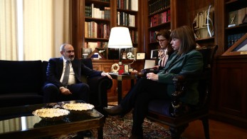 Κατερίνα Σακελλαροπούλου: Η Ελλάδα στηρίζει τη διεξαγωγή συνομιλιών Αρμενίας - Αζερμπαϊτζάν