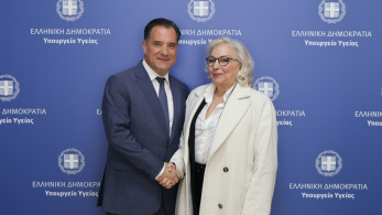 Συνάντηση Γεωργιάδη με την πρώτη ασθενή που πήρε φαρμακευτική κάνναβη με συνταγή