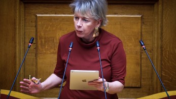 Έλενα Ακρίτα: Ο ΣΥΡΙΖΑ δεν πάει για πρώτο κόμμα - Μην τρελαθούμε κιόλας! Έλενα Ακρίτα: Ο ΣΥΡΙΖΑ δεν πάει για πρώτο κόμμα - Μην τρελαθούμε κιόλας!