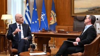 Ο Νίκος Δένδιας μιλάει για τον ρόλο των ενόπλων δυνάμεων στο podcast της athensvoice.gr