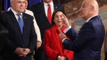 ΕΕ: «Θετικά δεκτή» η πρόταση της Ελλάδας για στρατηγείο επιχείρησης κατά των Χούθι στη Λάρισα