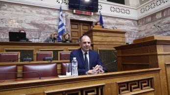 Γιώργος Γεραπετρίτης: Συνοδευτικού και αμυντικού χαρακτήρα η συμμετοχή φρεγάτας στην Ερυθρά Θάλασσα