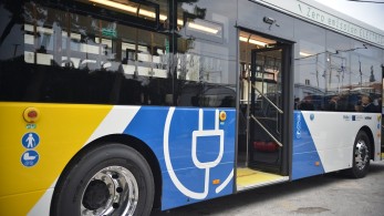 Ξεκίνησαν οι δοκιμές του πρώτου ηλεκτρικού λεωφορείου