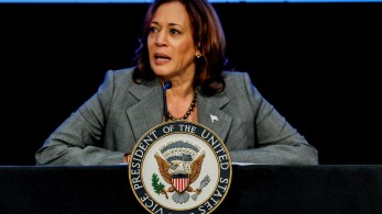 «Δείγμα της βαρβαρότητας του Πούτιν» ο θάνατος του Ναβάλνι, δήλωσε η  Κάμαλα Χάρις