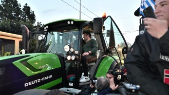 Αγρότες στο Σύνταγμα: Στα τρακτέρ της καρδιάς του ο Στέφανος Κασσελάκης