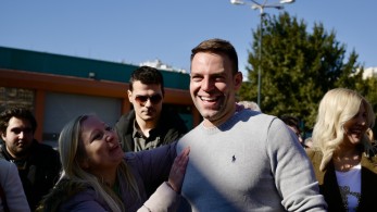 Στέφανος Κασσελάκης: στον δρόμο προς Κοζάνη μια στάση για φαγητό στα Μετέωρα