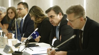 Ιστορίες ομόφυλων ζευγαριών σε συνάντηση με Σχοινά και κυβερνητικά στελέχη