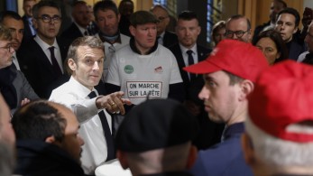 Παρίσι: ένταση στην αγροτική έκθεση-«εξαγριώθηκαν» οι αγρότες όταν είδαν τον Μακρόν