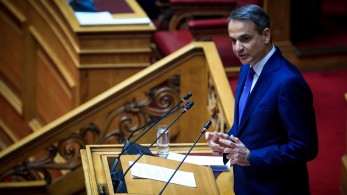 Γάμος ομοφύλων: τα μηνύματα Μητσοτάκη και η επιχείρηση αποδόμησης μιας ιστορικής απόφασης