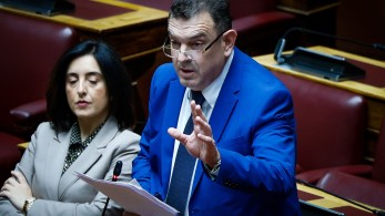 «Ξαναχτύπησε» ο βουλευτής της «Νίκης»: «Εωσφορικό» και «αντεθνικό» το νομοσχέδιο για τα ομόφυλα ζευγάρια