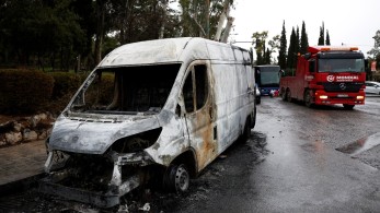 Άγνωστοι έκαψαν τέσσερα αυτοκίνητα στην Πανεπιστημιούπολη