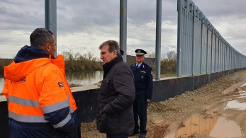 Διδυμότειχο: αυτοψία Χρυσοχοΐδη στα έργα επέκτασης του φράχτη στον Έβρο Διδυμότειχο: αυτοψία Χρυσοχοΐδη στα έργα επέκτασης του φράχτη στον Έβρο