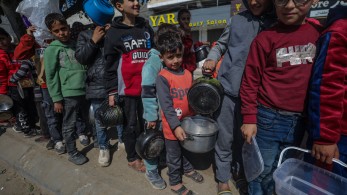 Σοκαριστικά στοιχεία: Τα παιδιά στη Γάζα επιβιώνουν με 245 θερμίδες την ημέρα