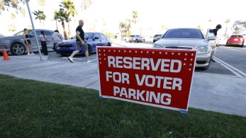 ΗΠΑ: «θρίαμβοι» Τραμπ και Μπάιντεν - Προς επαναληπτική αναμέτρηση τον Νοέμβριο