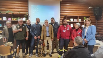 Θεσσαλονίκη: η ΝΔ τίμησε τους σκύλους διάσωσης και τους συνοδούς τους