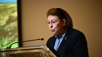 Μενδώνη για θάνατο Ηλία Λογοθέτη: Η ιδιοσυγκρασία του, η στάση ζωής του και η αγάπη του για την Τέχνη, τον έκανε να ξεχωρίσει Μενδώνη για θάνατο Ηλία Λογοθέτη: Η ιδιοσυγκρασία του, η στάση ζωής του και η αγάπη του για την Τέχνη, τον έκανε να ξεχωρίσει