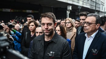 Τσίπρας, Κασσελάκης, Φάμελλος: μπροστά ο αρχηγός και πίσω οι... υπαρχηγοί