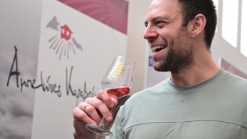 Όχι, Στέφανε, δεν γνωρίζουμε ούτε το Πόθεν, ούτε το Έσχες σου