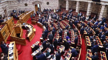 Live η συζήτηση στη Βουλή επί της πρότασης δυσπιστίας