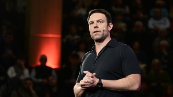 Ο απελπισμένος Κασσελάκης στηρίζει Δούκα για τα... περί «μπάτσων»