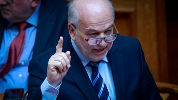 «Έκρηξη» Φλωρίδη στη Βουλή: Ο ΣΥΡΙΖΑ επιχείρησε να μετατρέψει τον βιασμό ανηλίκων σε πλημμέλημα