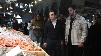 Αυτοψία Σκρέκα στη Βαρβάκειο για τα σαρακοστιανά: Τα μέτρα αποδίδουν καρπούς