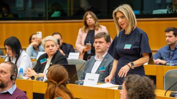 Ξανά σε εκδήλωση ευρωβουλευτή του ΣΥΡΙΖΑ η Μαρία Καρυστιανού