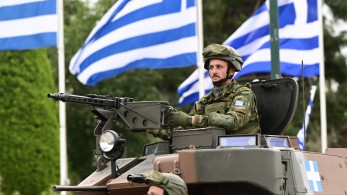 25η Μαρτίου: ολοκληρώθηκε η στρατιωτική παρέλαση - Τι δήλωσαν Σακελλαροπούλου και Δένδιας