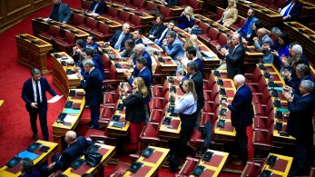 ΠΑΣΟΚ: διαψεύδει τον Νίκο Παππά για προσυνεννόηση στην πρόταση δυσπιστίας