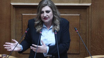 Πρόταση δυσπιστίας: Το ΠΑΣΟΚ απαγγέλλει κατηγορίες χωρίς ελαφρυντικά για το «λαϊκό δικαστήριο»