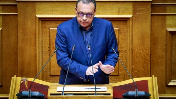 Φάμελλος για Ακρίτα: «Η κυβέρνηση προσπαθεί να αλλάξει την ατζέντα»