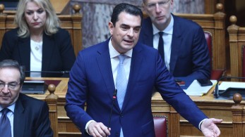 Πυρά Σκρέκα στην αντιπολίτευση: Προσπαθούν να πλήξουν κυβέρνηση και πρωθυπουργό με έωλα επιχειρήματα