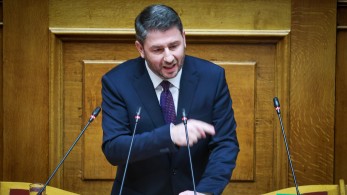 «Λάσπη» Ανδρουλάκη για να συνδέσει τη διαπλοκή με τη Νέα Δημοκρατία