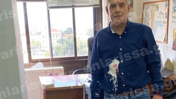 Κώστας Αγοραστός: επίθεση με μπογιές δέχθηκε ο πρώην περιφερειάρχης Θεσσαλίας