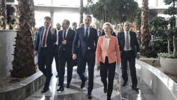 Χαιρετίζει ο Βέμπερ τη συμφωνία Ε.Ε.-Αιγύπτου για το Μεταναστευτικό - «Καρφιά» σε Μακρόν και Σολτς